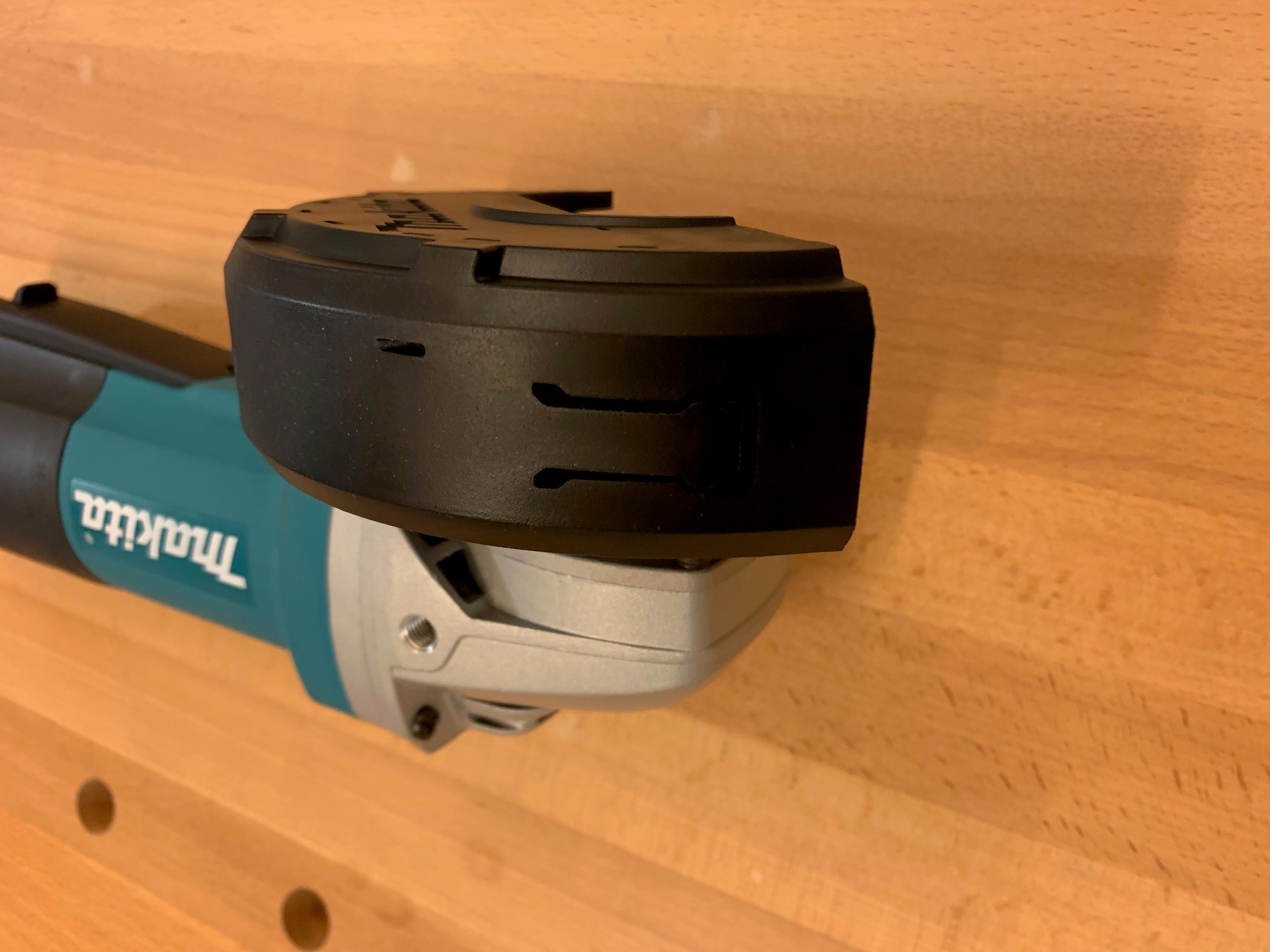 Makita Vinkelsliper 1400W ø125mm 9565PCV01 elektronikk