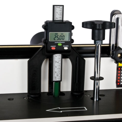 Digital dybdemåler for fres og bordsirkelsag