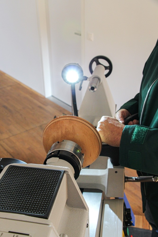 Gloforce LED lampe med magnetfot 1000 lumen