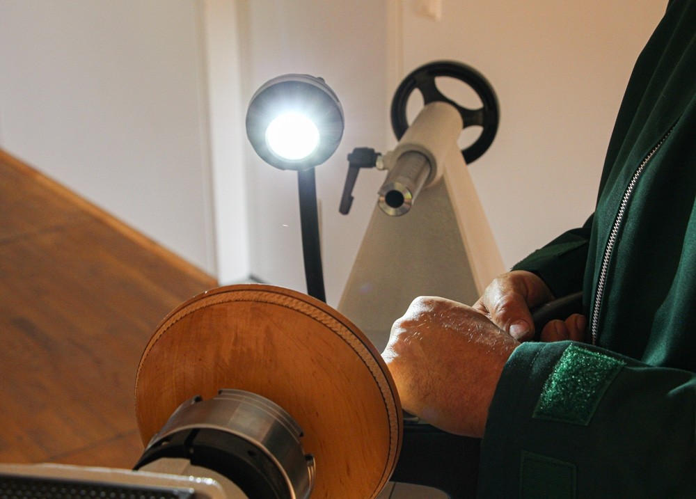 Gloforce LED lampe med magnetfot 1000 lumen