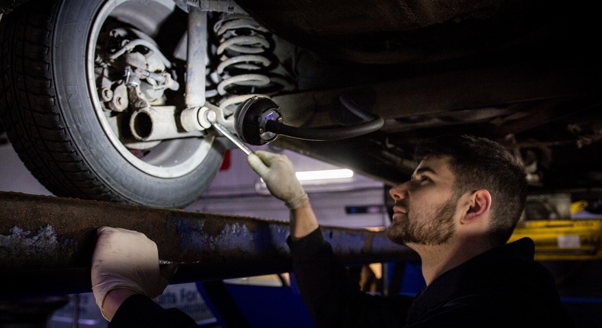 Gloforce LED lampe med magnetfot 1000 lumen