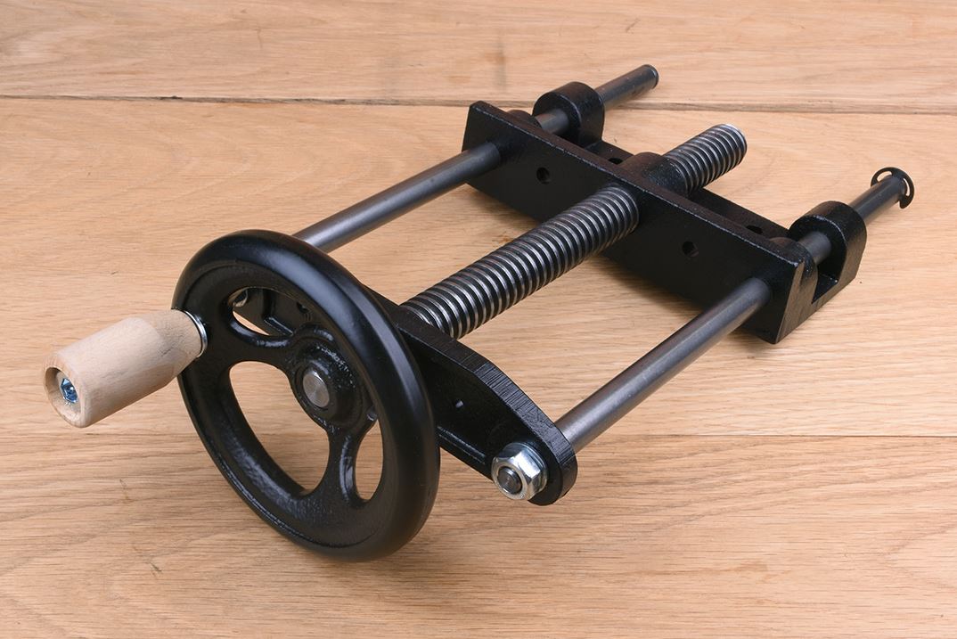 Høvelbenk tvinge 390mm m/ratt justering